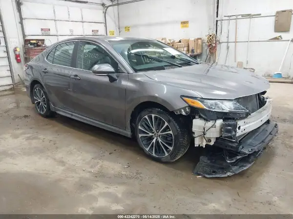 4T1B11HK0KU175647 2019 TOYOTA CAMRY - Image 1
