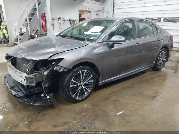 4T1B11HK0KU175647 2019 TOYOTA CAMRY - Image 2