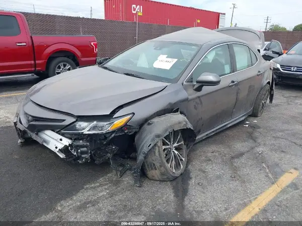 4T1B11HK0KU180394 2019 TOYOTA CAMRY - Image 2