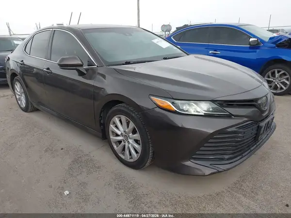 4T1B11HK0KU183327 2019 TOYOTA CAMRY - Image 1