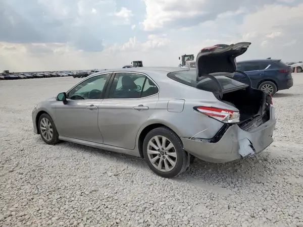 4T1B11HK0KU184848 2019 TOYOTA CAMRY - Image 2