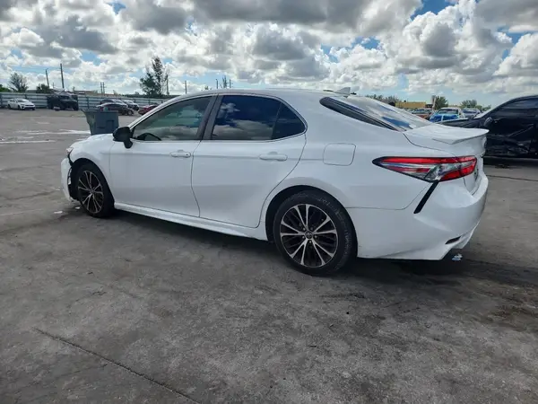 4T1B11HK0KU188530 2019 TOYOTA CAMRY - Image 2