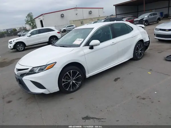 4T1B11HK0KU190973 2019 TOYOTA CAMRY - Image 2
