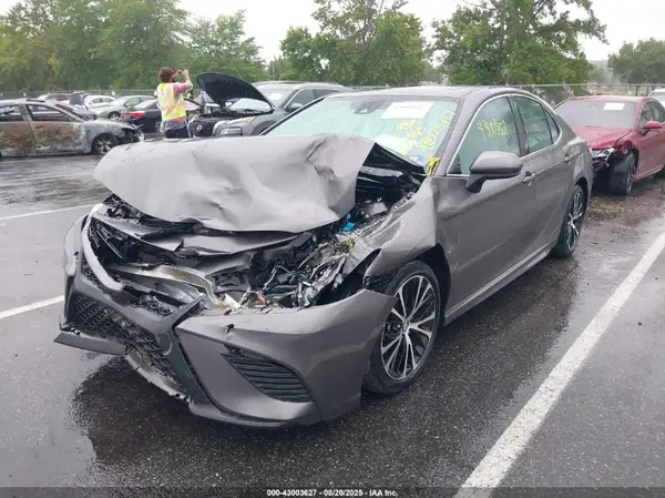 4T1B11HK0KU191962 2019 TOYOTA CAMRY - Image 2