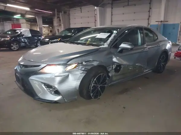 4T1B11HK0KU195025 2019 TOYOTA CAMRY - Image 2