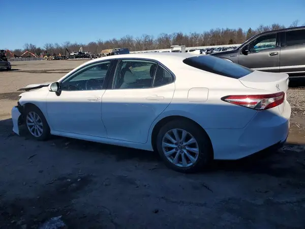 4T1B11HK0KU195333 2019 TOYOTA CAMRY - Image 2
