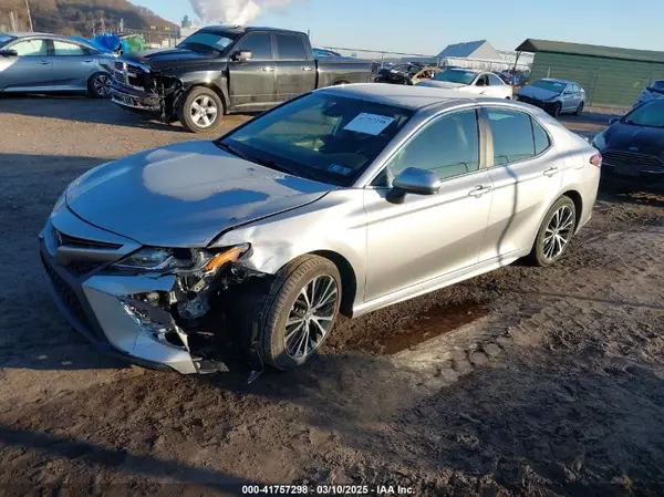 4T1B11HK0KU198765 2019 TOYOTA CAMRY - Image 2