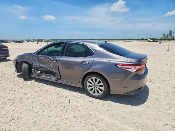 4T1B11HK0KU199012 2019 TOYOTA CAMRY - Image 2