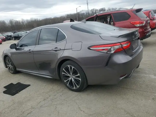 4T1B11HK0KU202507 2019 TOYOTA CAMRY - Image 2