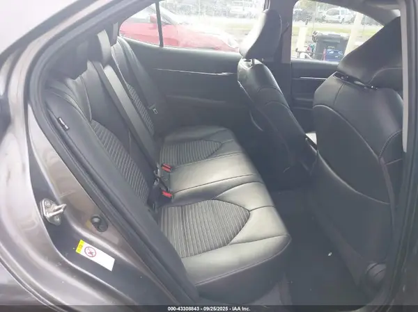 4T1B11HK0KU203642 2019 TOYOTA CAMRY - Image 8