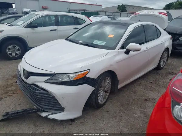 4T1B11HK0KU207156 2019 TOYOTA CAMRY - Image 2