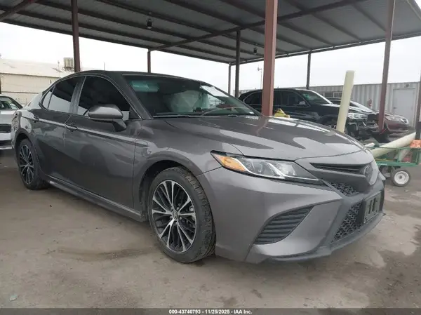 4T1B11HK0KU210168 2019 TOYOTA CAMRY - Image 1