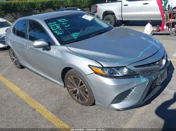 4T1B11HK0KU211045 2019 TOYOTA CAMRY - Image 1