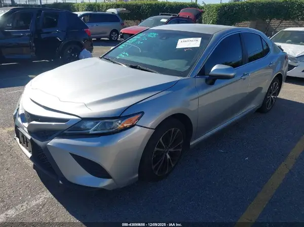 4T1B11HK0KU211045 2019 TOYOTA CAMRY - Image 2