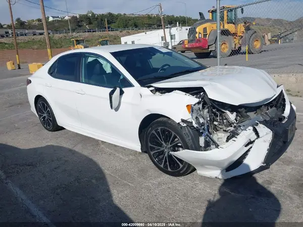 4T1B11HK0KU212017 2019 TOYOTA CAMRY - Image 1