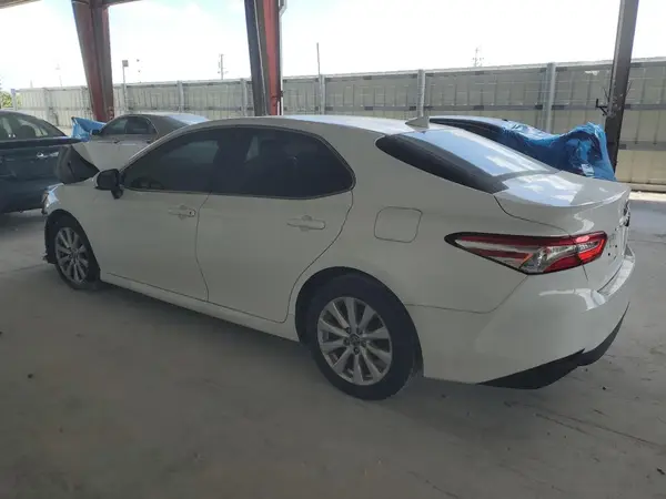 4T1B11HK0KU213877 2019 TOYOTA CAMRY - Image 2