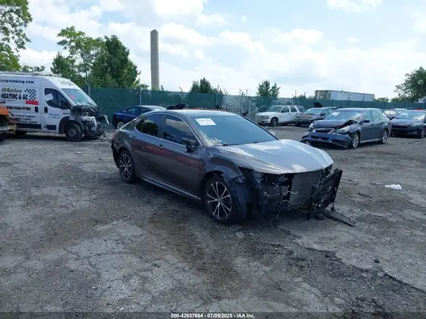 4T1B11HK0KU217556 2019 TOYOTA CAMRY - Image 1