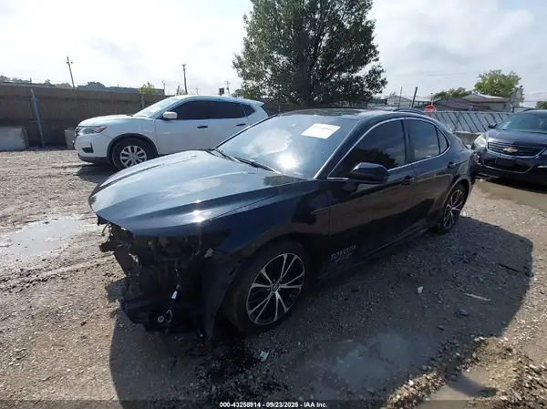 4T1B11HK0KU217587 2019 TOYOTA CAMRY - Image 2