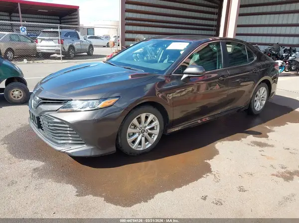 4T1B11HK0KU218674 2019 TOYOTA CAMRY - Image 2