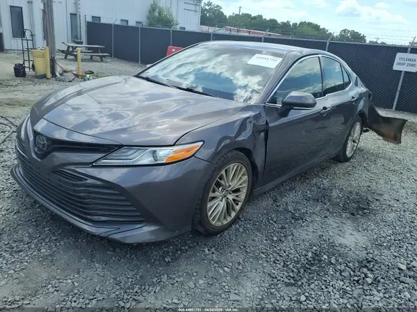 4T1B11HK0KU219176 2019 TOYOTA CAMRY - Image 2
