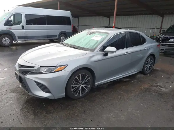 4T1B11HK0KU221963 2019 TOYOTA CAMRY - Image 2