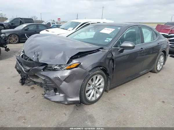 4T1B11HK0KU222112 2019 TOYOTA CAMRY - Image 2