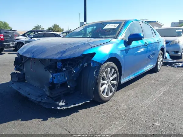 4T1B11HK0KU225740 2019 TOYOTA CAMRY - Image 2