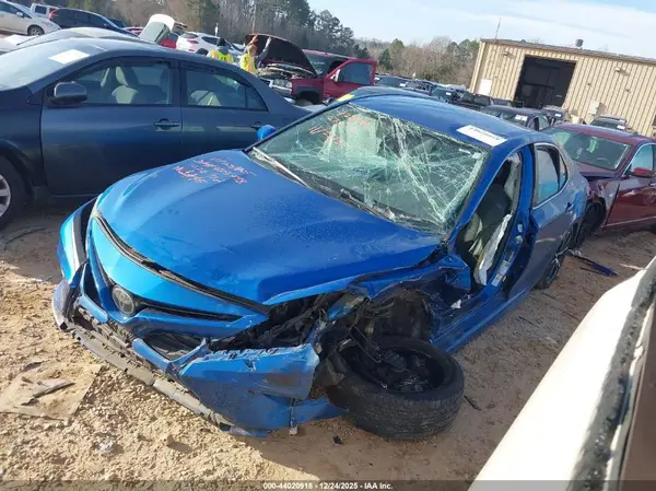 4T1B11HK0KU226712 2019 TOYOTA CAMRY - Image 2