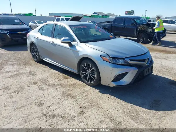 4T1B11HK0KU229349 2019 TOYOTA CAMRY - Image 1