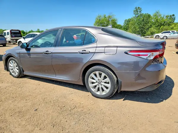 4T1B11HK0KU229514 2019 TOYOTA CAMRY - Image 2