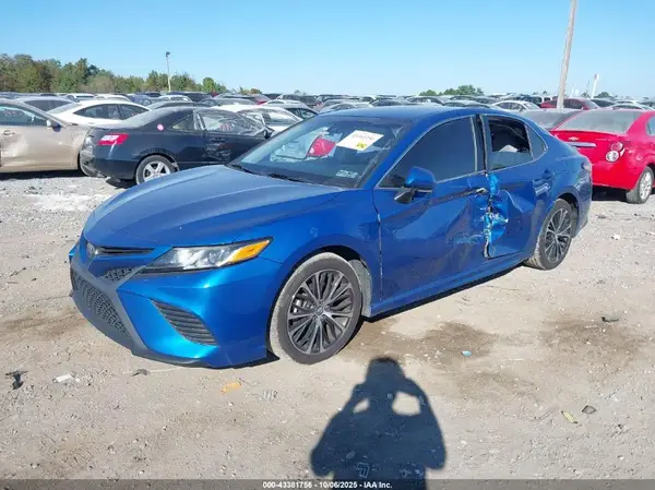 4T1B11HK0KU232459 2019 TOYOTA CAMRY - Image 2