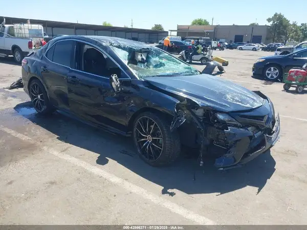 4T1B11HK0KU233174 2019 TOYOTA CAMRY - Image 1
