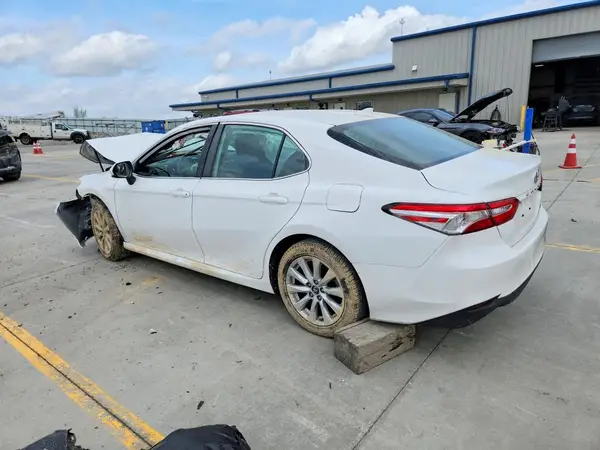 4T1B11HK0KU234826 2019 TOYOTA CAMRY - Image 2