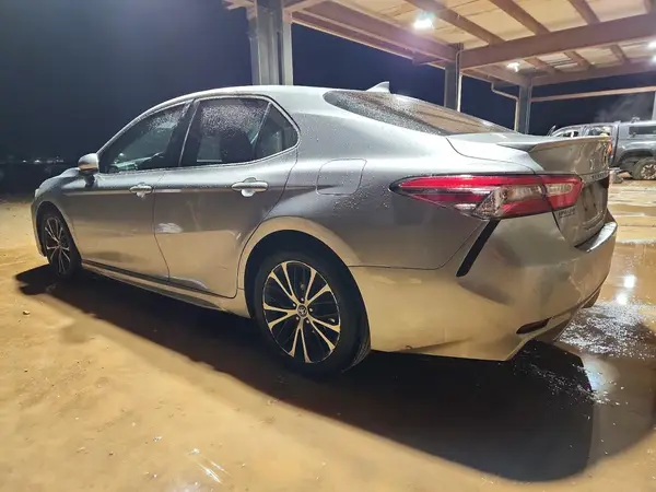 4T1B11HK0KU245048 2019 TOYOTA CAMRY - Image 2