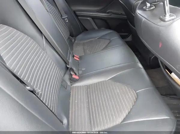 4T1B11HK0KU245762 2019 TOYOTA CAMRY - Image 8