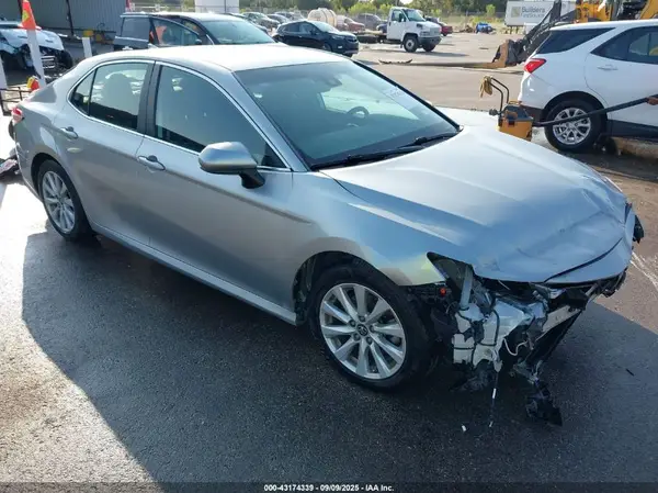 4T1B11HK0KU246278 2019 TOYOTA CAMRY - Image 1