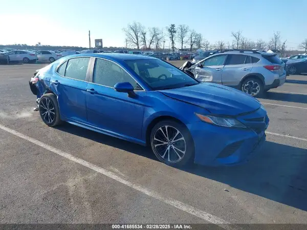 4T1B11HK0KU257197 2019 TOYOTA CAMRY - Image 1