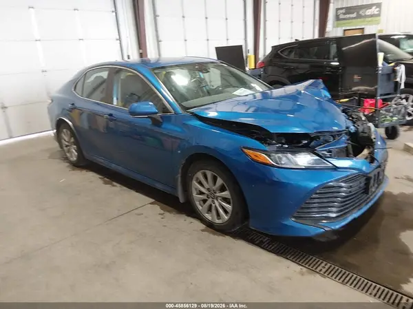 4T1B11HK0KU260973 2019 TOYOTA CAMRY - Image 1