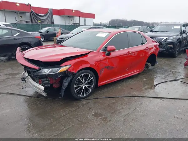 4T1B11HK0KU261122 2019 TOYOTA CAMRY - Image 2