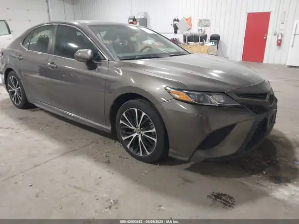 4T1B11HK0KU272508 2019 TOYOTA CAMRY - Image 1