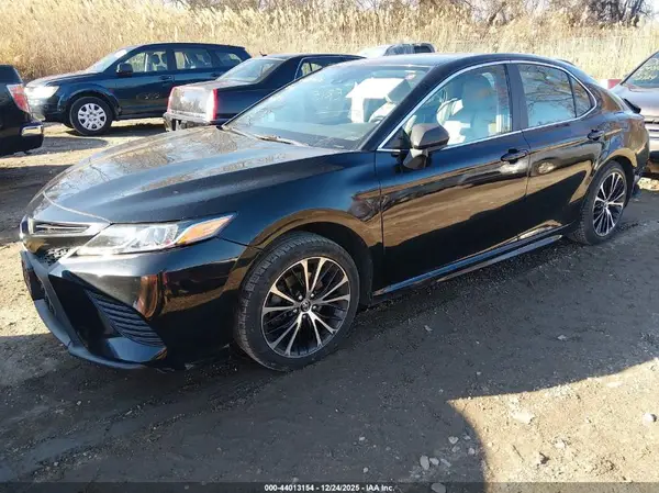4T1B11HK0KU275635 2019 TOYOTA CAMRY - Image 2