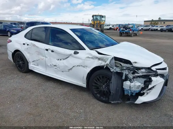 4T1B11HK0KU275988 2019 TOYOTA CAMRY - Image 1