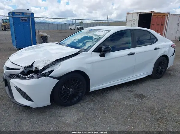 4T1B11HK0KU275988 2019 TOYOTA CAMRY - Image 2
