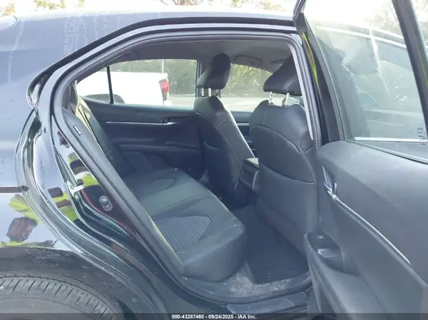 4T1B11HK0KU280589 2019 TOYOTA CAMRY - Image 8