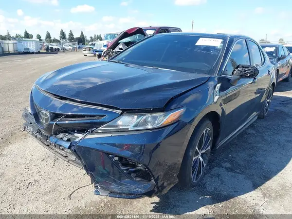 4T1B11HK0KU284058 2019 TOYOTA CAMRY - Image 2