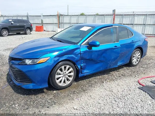 4T1B11HK0KU290846 2019 TOYOTA CAMRY - Image 2