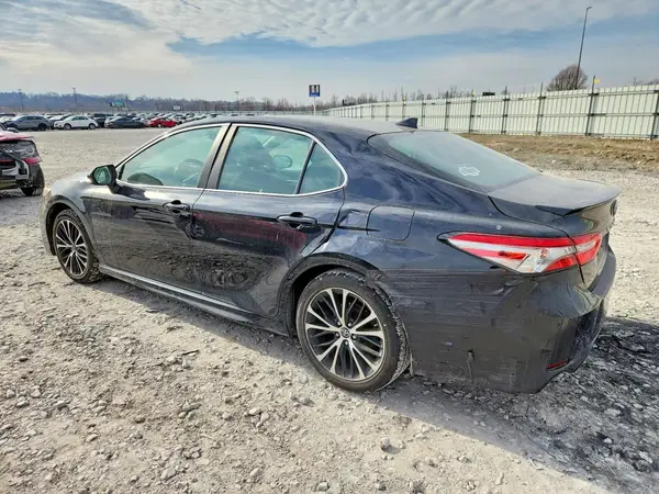4T1B11HK0KU293018 2019 TOYOTA CAMRY - Image 2