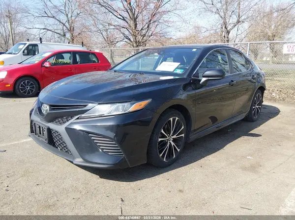 4T1B11HK0KU680006 2019 TOYOTA CAMRY - Image 2