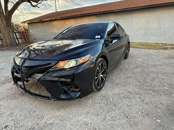 4T1B11HK0KU680068 2019 TOYOTA CAMRY - Image 2