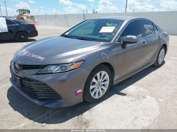4T1B11HK0KU681429 2019 TOYOTA CAMRY - Image 2